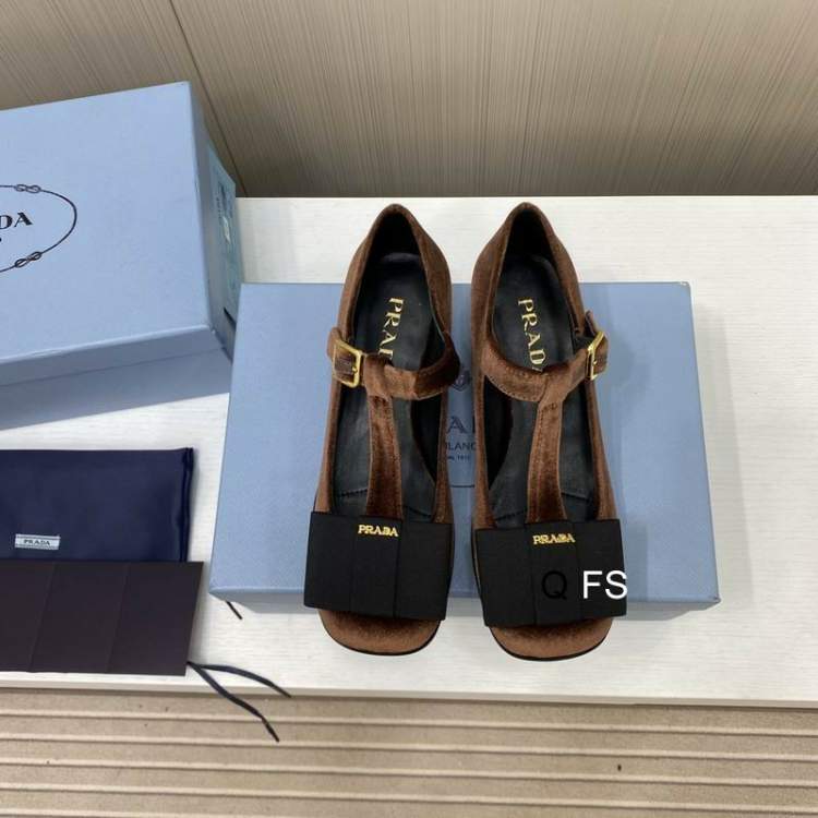 Picture of Prada Shoes _SKUPradasz35-40FS030118991